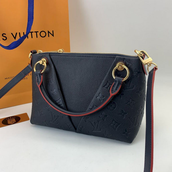 картинка Сумка V TOTE BB от магазина Papa Brandoff