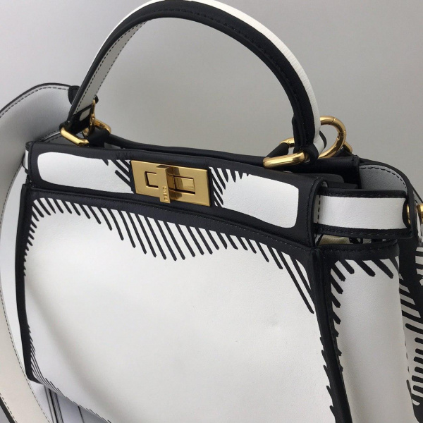 картинка Сумка Fendi White от магазина Papa Brandoff