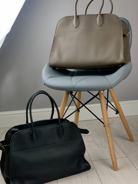 Сумка The Row Soft Margaux 15 в коже Тога (тауп)