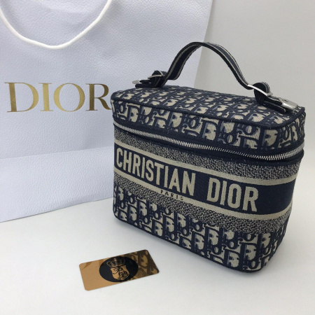 картинка Косметичка Dior от магазина Papa Brandoff