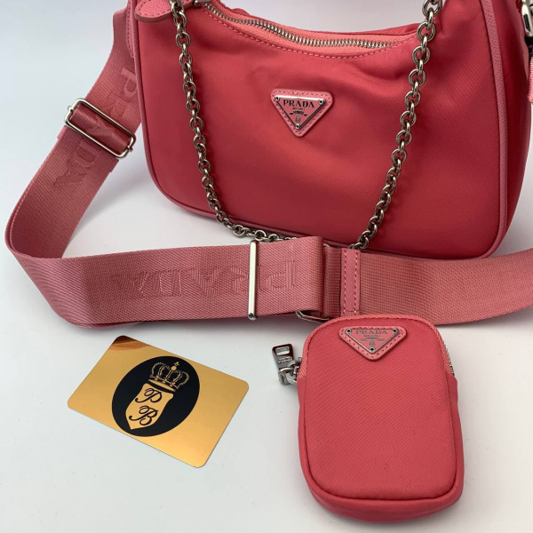 картинка Сумка-тоут Prada с логотипом красная от магазина Papa Brandoff