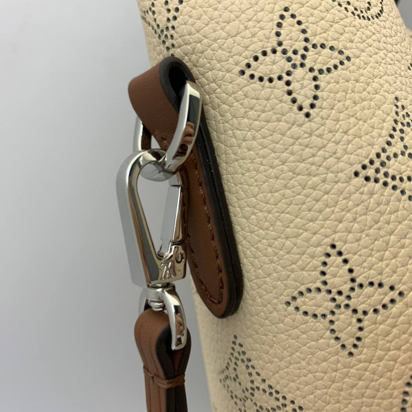картинка Сумка Louis Vuitton HINA MM от магазина Papa Brandoff