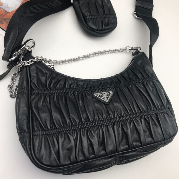 картинка Сумка Prada Black на плечо из кожи от магазина Papa Brandoff