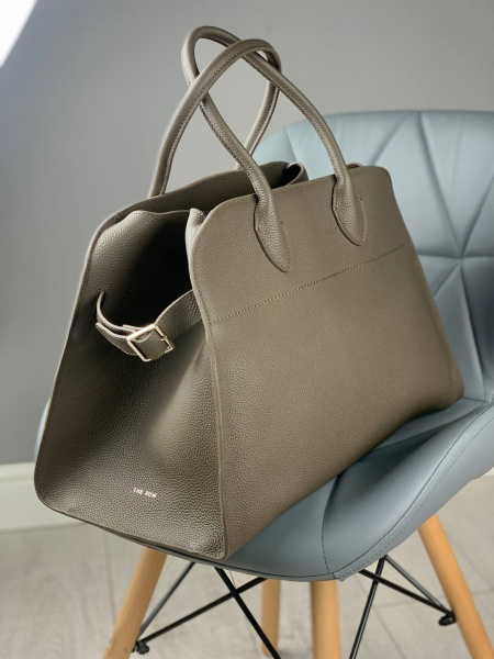 Сумка The Row Soft Margaux 15 в коже Тога (тауп)