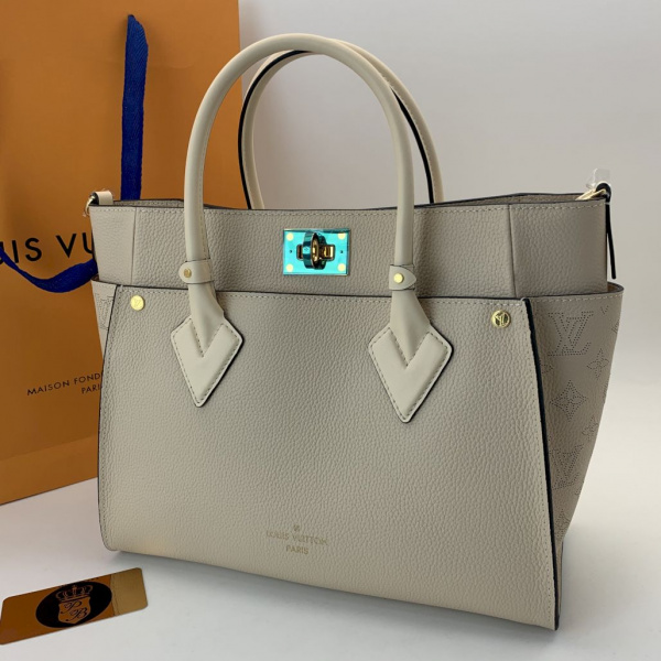картинка Сумка-тоут Louis Vuitton On My Side Beige от магазина Papa Brandoff