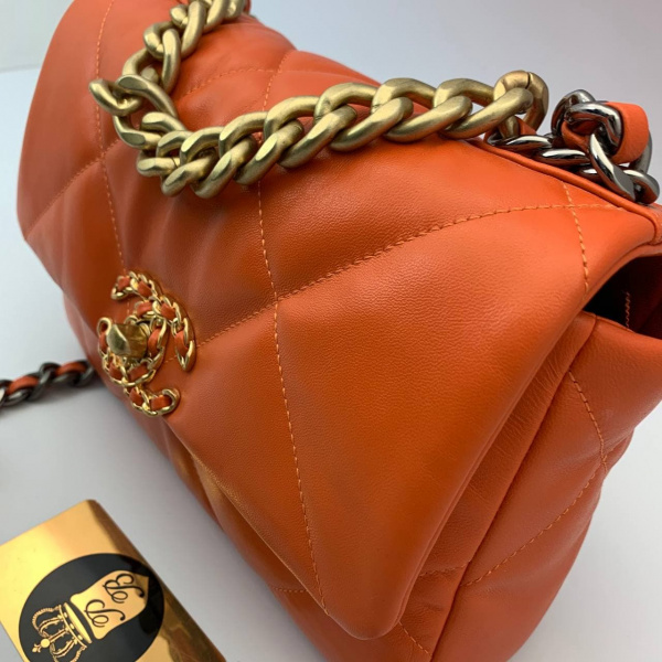 картинка Сумка Chanel 19х26 оранжевая от магазина Papa Brandoff