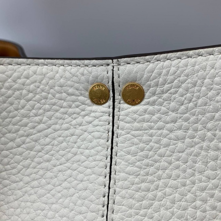 картинка Сумка Fendi Peekaboo X Lite Regular белая от магазина Papa Brandoff