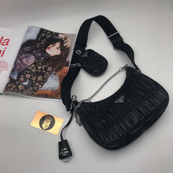 картинка Сумка Prada Black на плечо из кожи от магазина Papa Brandoff