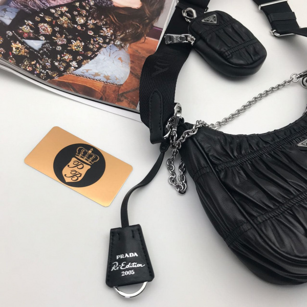 картинка Сумка Prada Black на плечо из кожи от магазина Papa Brandoff