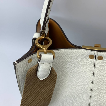 картинка Сумка Fendi Peekaboo X Lite Regular белая от магазина Papa Brandoff