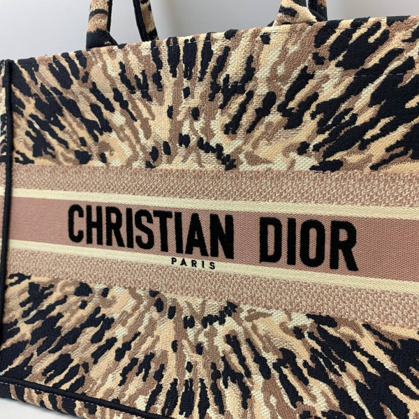 картинка Сумка Dior Book Tote Beige and Black от магазина Papa Brandoff