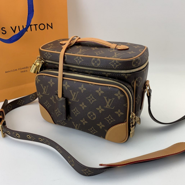 картинка Сумка LOUIS VUITTON VANITY PM MONOGRAM от магазина Papa Brandoff