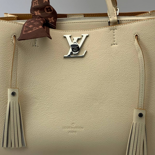 картинка Сумка-тоут Louis Vuitton  34 х 24 см Желтая от магазина Papa Brandoff