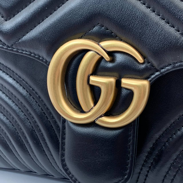 Сумка-тоут Gucci GG Marmont среднего размера