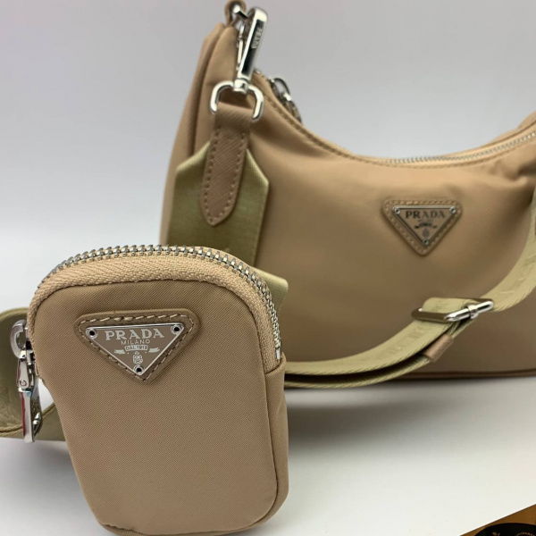 картинка Сумка-тоут Prada с логотипом бежевая от магазина Papa Brandoff