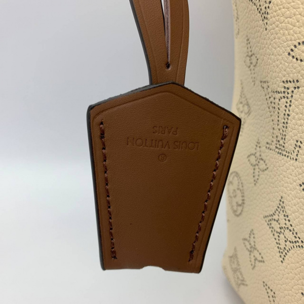 картинка Сумка Louis Vuitton HINA MM от магазина Papa Brandoff